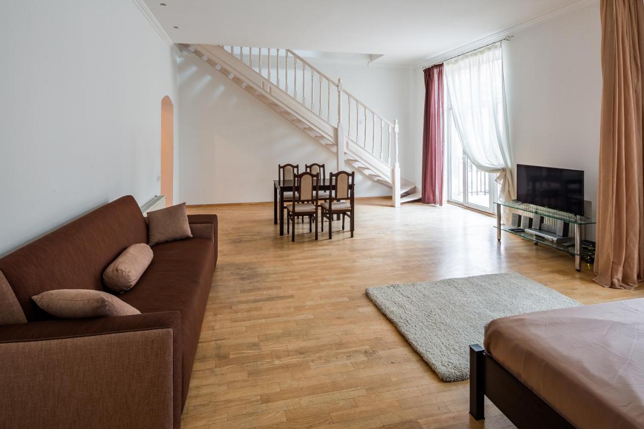 Romari Два Поверхи Apartment Lviv Exterior photo